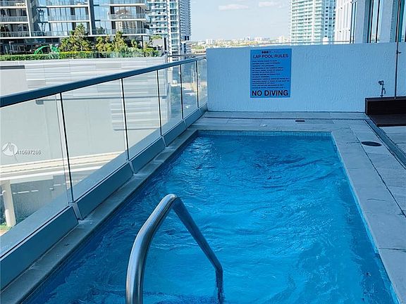5th image of 500 Brickell Ave #D4