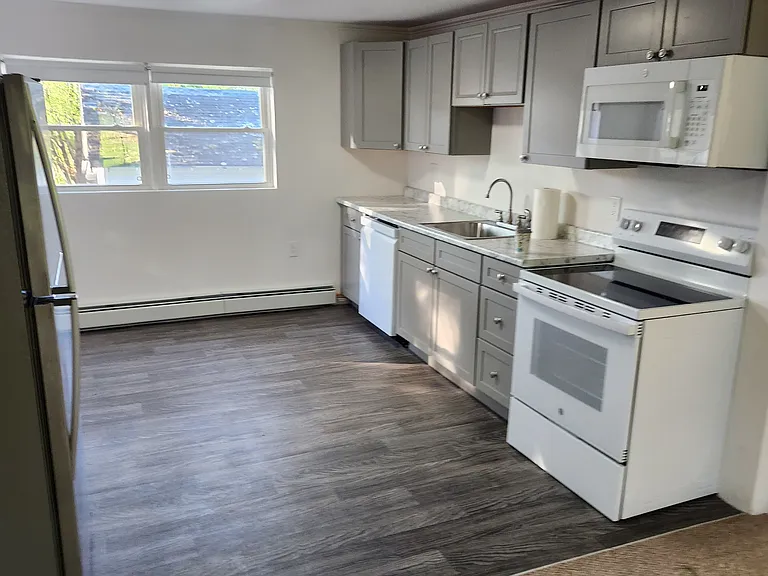 430 Grandview Ave #23 — Photo 3