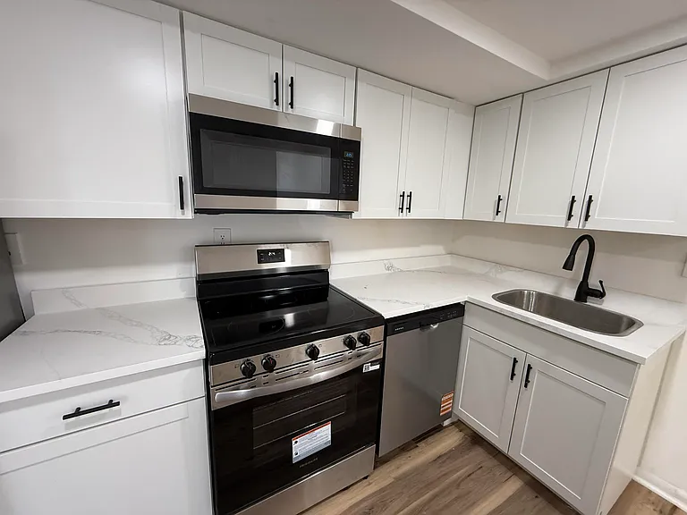 1534 SE 15th St #8 — Photo 14