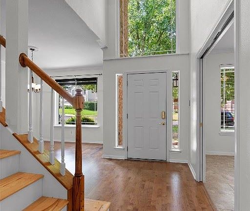 3rd image of 2924 Winchester Dr
