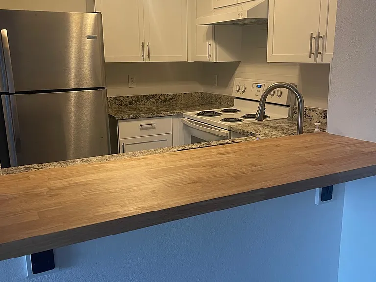1548 SE Royal Green Cir #M-103 — Photo 10