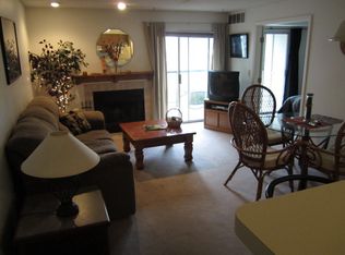 2575 S Syracuse Way APT J202, Denver, CO 80231