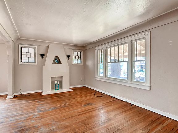 5th image of 3332 N Race St