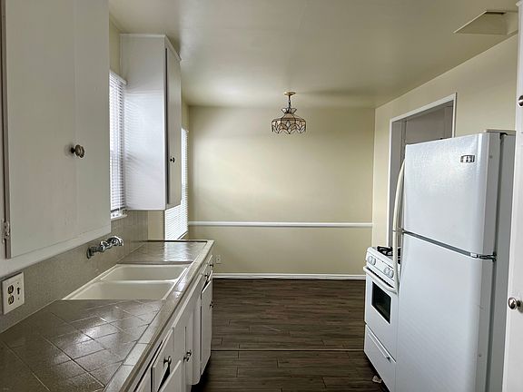5th image of 1720 Purdue Ave #1722