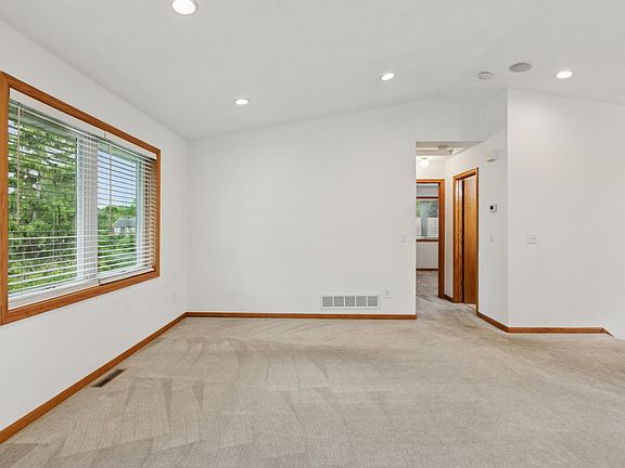 5th image of 8913 Douglas Dr N
