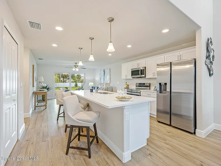 198 Hidden Woods Pl — Photo 4