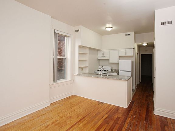 5th image of 3200-4 Shenandoah Ave #2-C