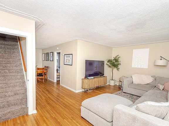 3rd image of 1638 9th St N