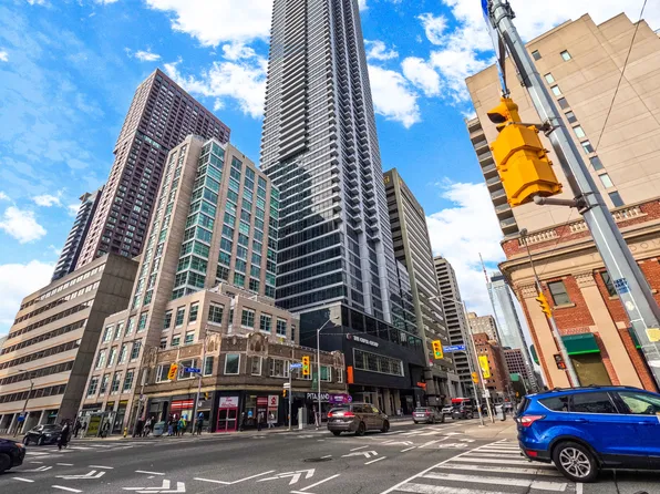 395 Bloor St E #1711, Toronto, ON M4W 0B4