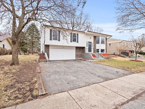 2nd image of 153 Camelot Way