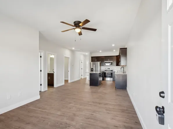 70 Five Oak Ln, Hartsville, TN 37074