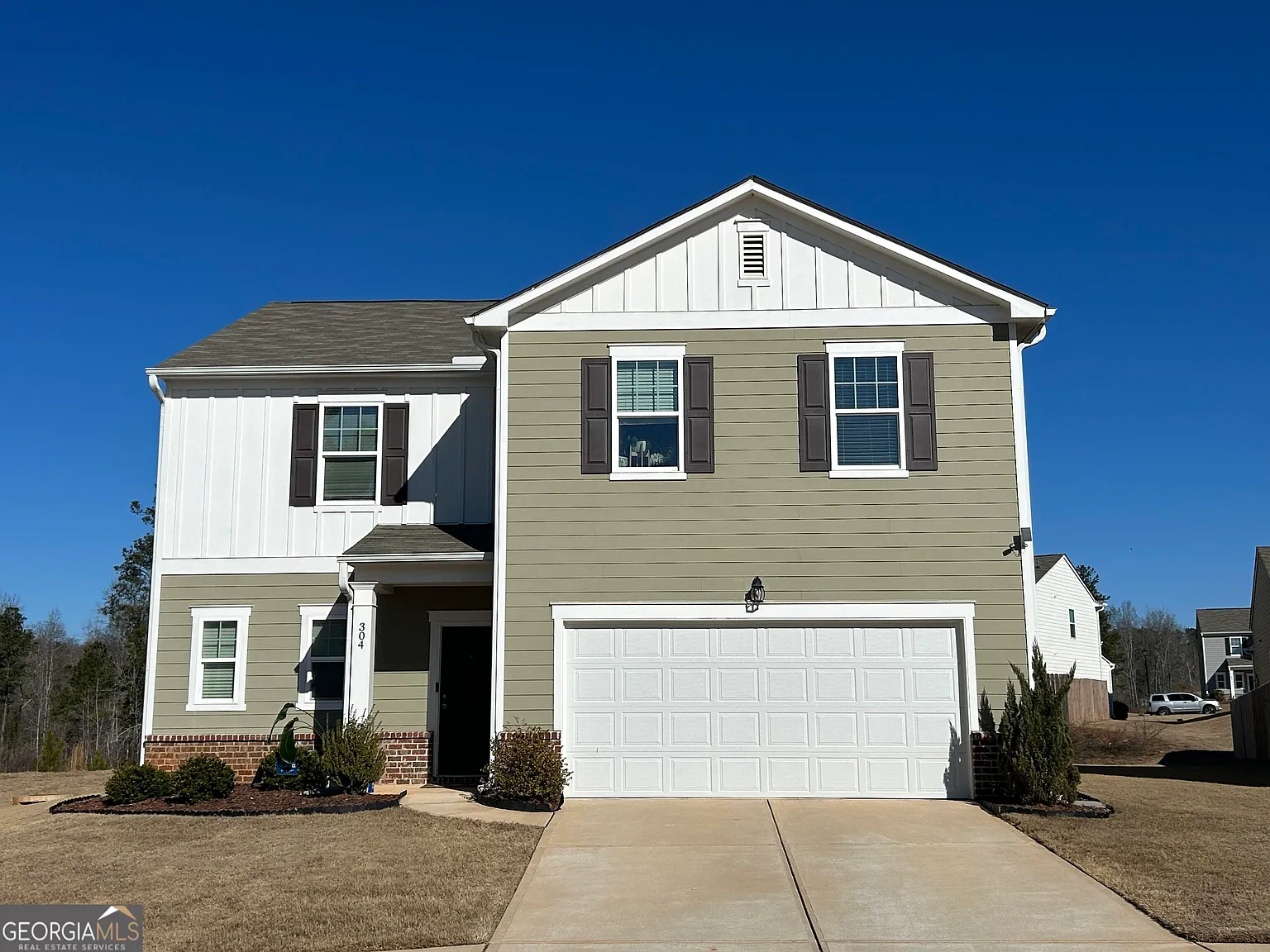 5 bed, 2.5 bath, 2302 sqft, $2,500 — Photo 1
