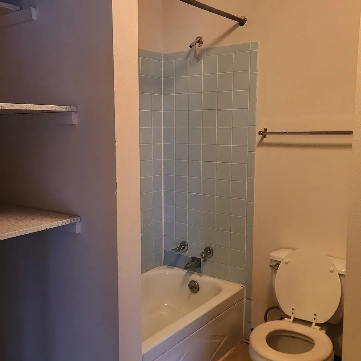 Studio, $560 — Photo 4