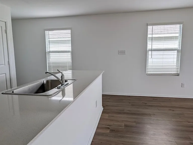 564 Rancho Del Cielo Loop — Photo 5