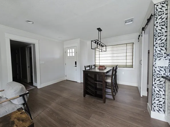 5772 E Bernadine Dr, Fresno, CA 93727