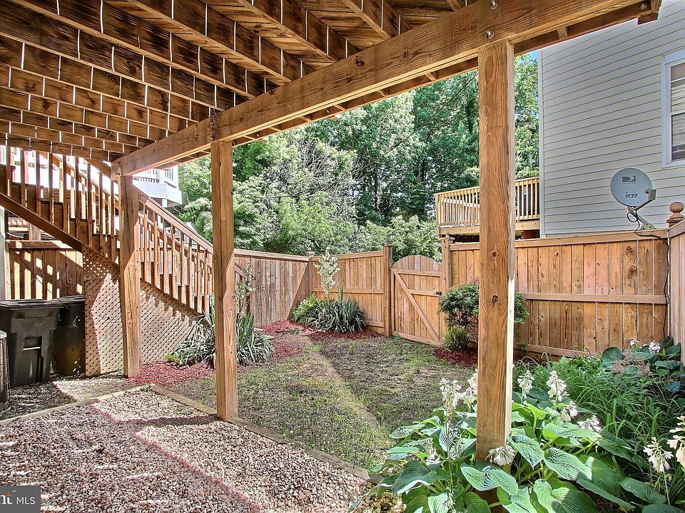 2nd image of 1703 Chinaberry Ct