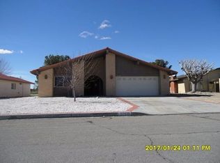 27610 Cloverleaf Dr, Helendale, CA 92342