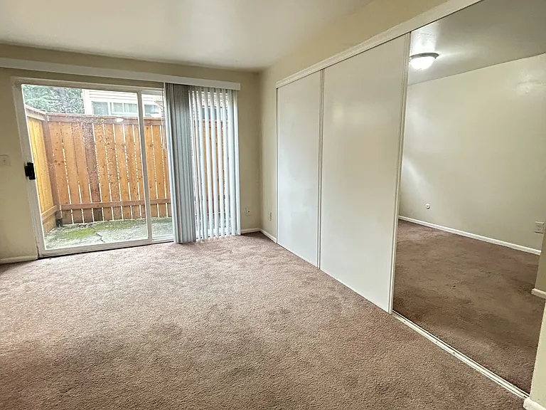 5035 15th Ave NE #102 — Photo 5