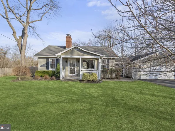 5 Burke Cir, Hamilton, VA 20158