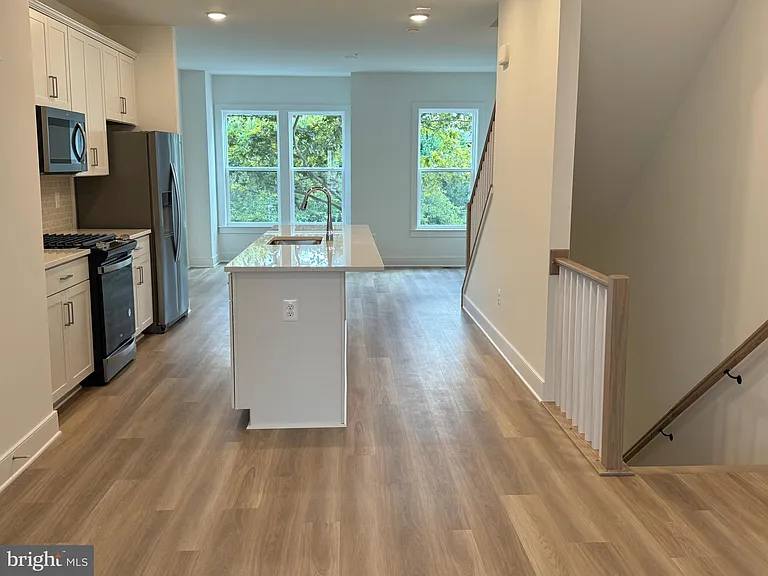 831 King Farm Blvd — Photo 5