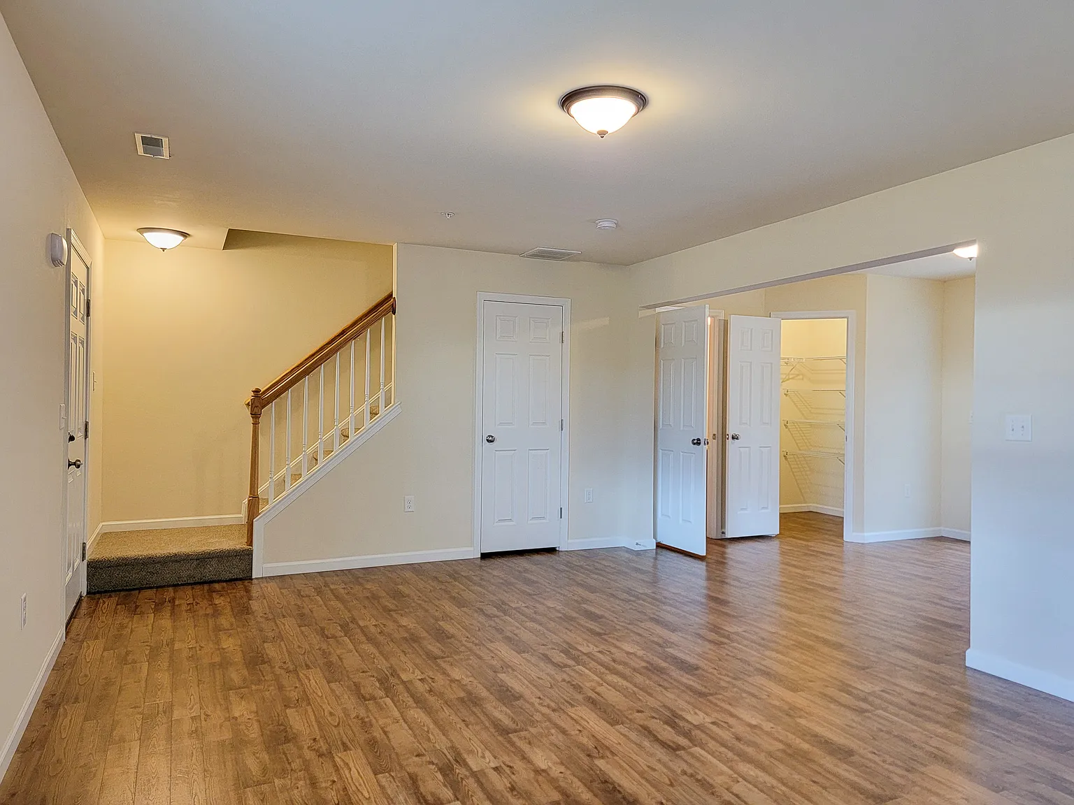 3 bed, 2.5 bath, $1,750 — Photo 2