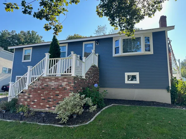 26 Buena Vista Ave, Salem, MA 01970