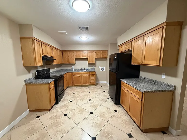 5810 W Earll Dr — Photo 4