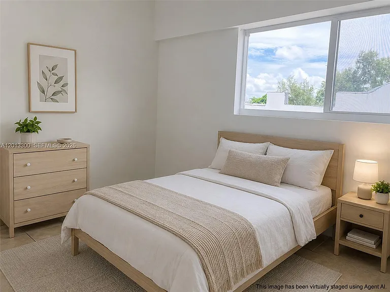 1020 SW 4th St #102 — Photo 14