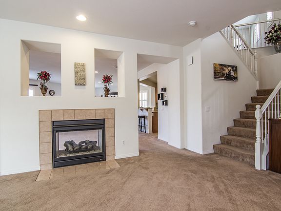 Dual Fireplace Liv/Fam