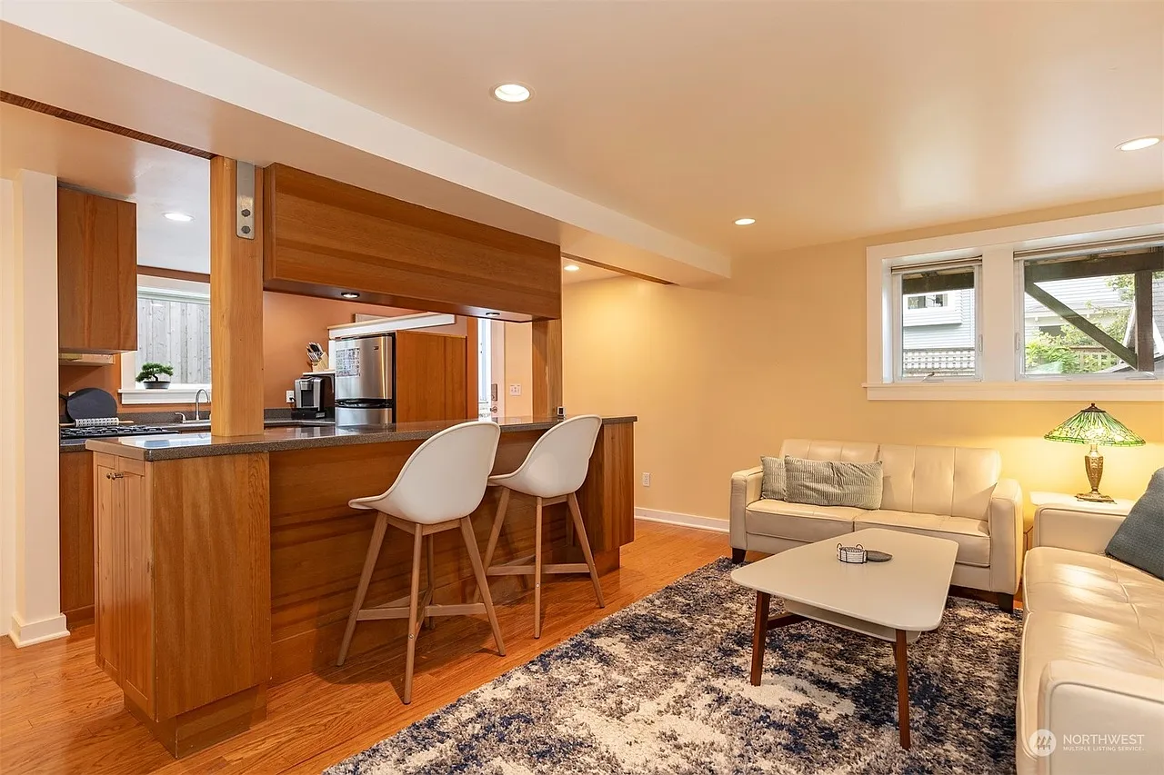 2 bed, 970 sqft, $2,995 — Photo 1
