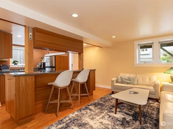 1019 NW 67th St, Seattle, WA 98117