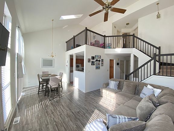 2nd image of 1088 Camden Ct