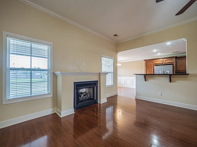 2740 Foxcroft Cir — Photo 10