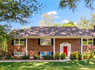 1395 Glen Oaks Rd, Clemmons, NC 27012