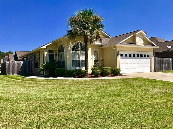 2nd image of 10621 Roundhill Dr