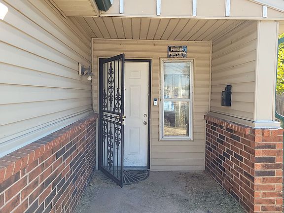 Door/Front Porch