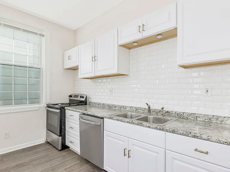 2228 Reading Rd #1 — Photo 10