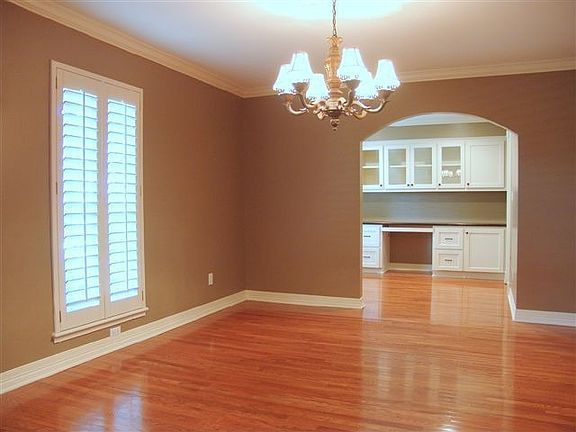 4th image of 10610 Russett Dr