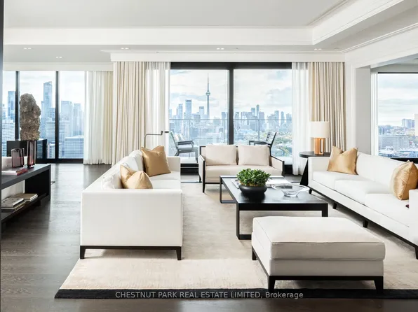 200 Cumberland St #Penthouse 02, Toronto, ON M5R 0B7