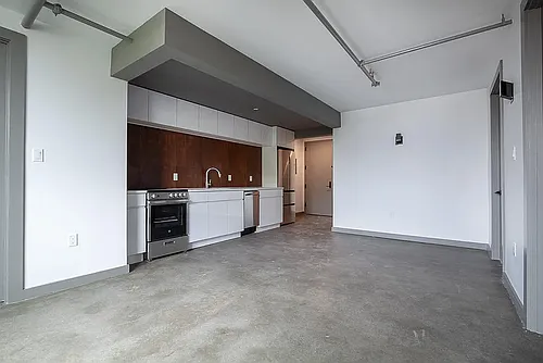 410 Tompkins Ave Photo 1