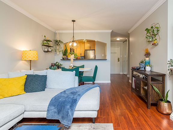 4th image of 15272 19th Ave #102