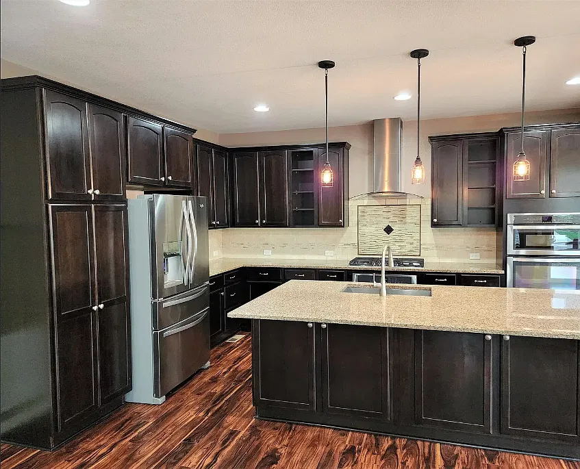 3 bed, 3842 sqft, $3,400 — Photo 2