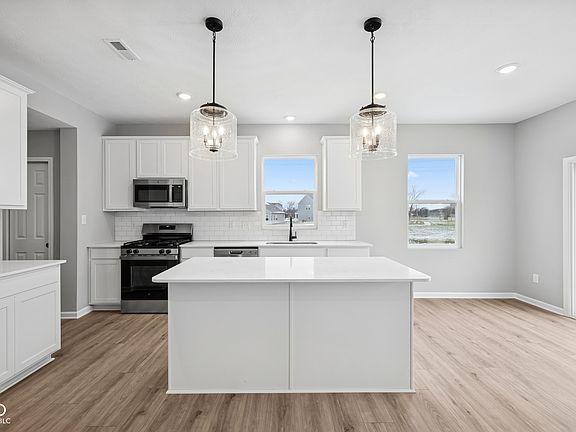 3rd image of 5041 Rolling Meadow Blvd