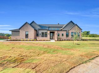 6010 Maplewood Blvd, Midlothian, TX 76065