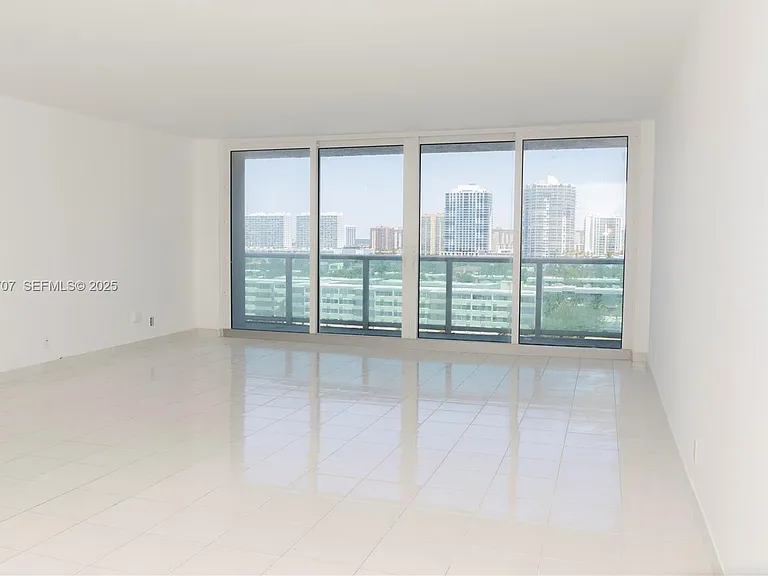 100 Bayview Dr #1028 — Photo 2