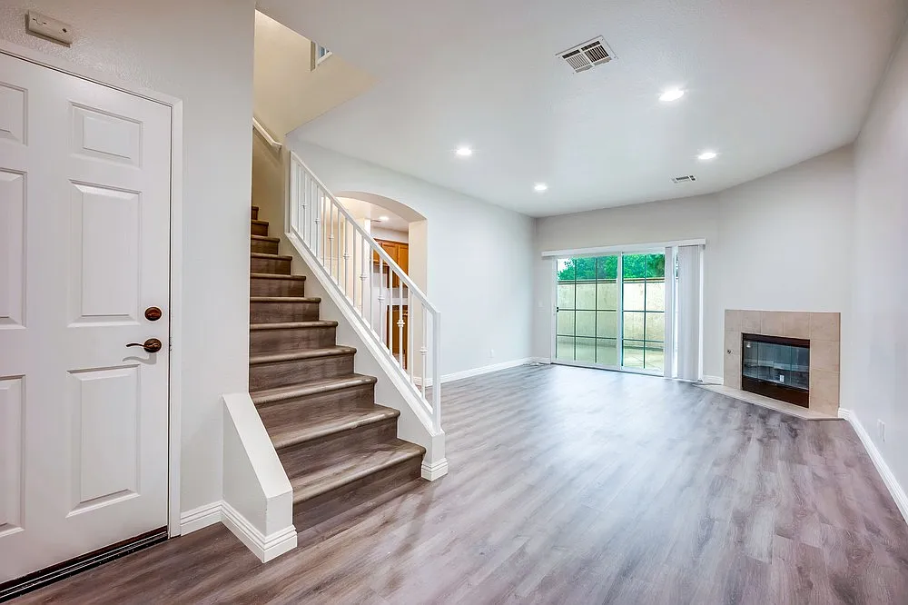 2 bed, 2.5 bath, 1445 sqft, $3,200 — Photo 3
