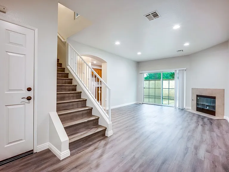 811 N Turner Ave #7 — Photo 3
