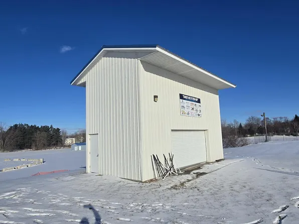 500 W Home St, Edmore, MI 48829