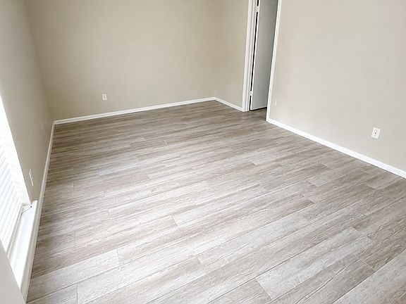 3rd image of 1875 Westchase Dr