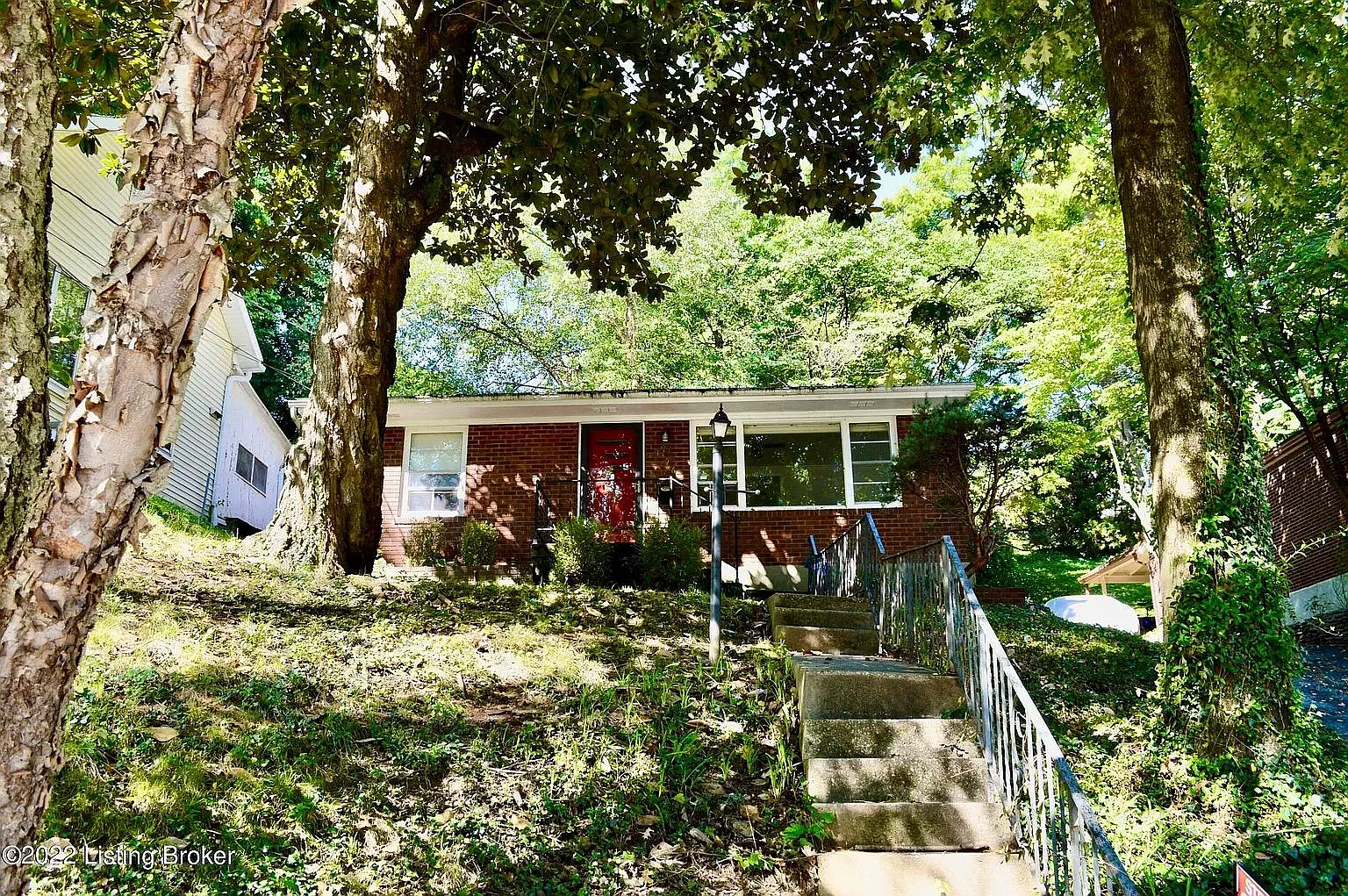 156 N Ewing Ave — Photo 1